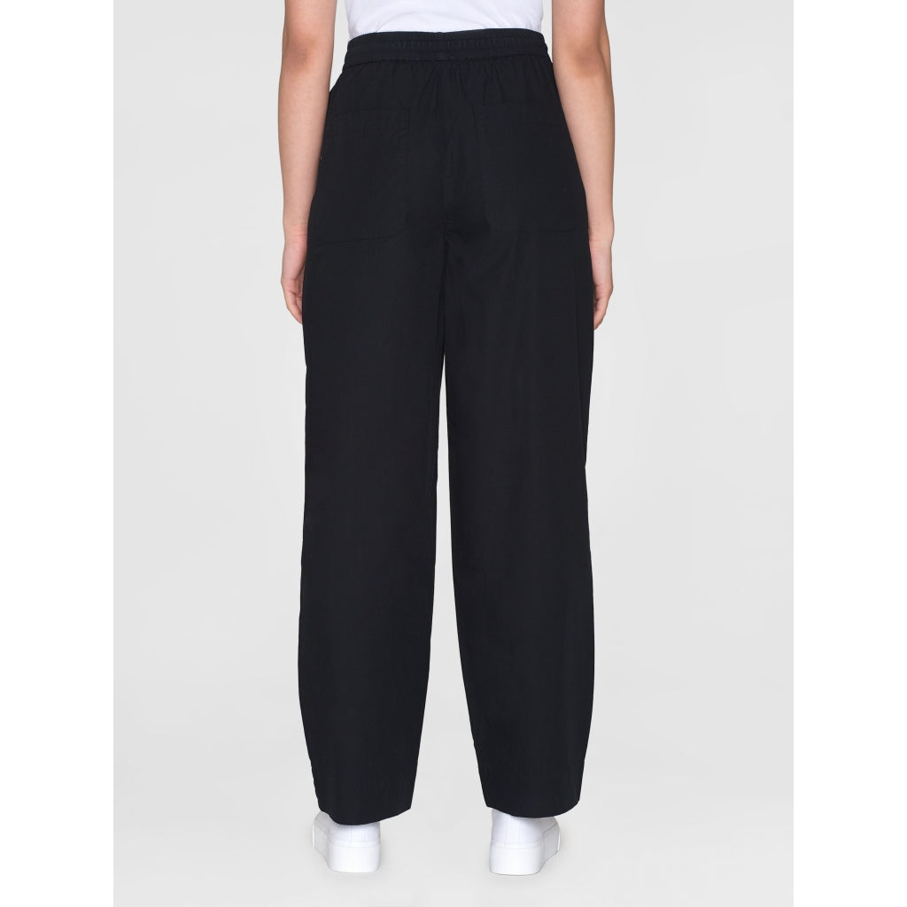 CHLOE Barrel High-Rise Poplin Elastic Waistband Pants - Black Jet