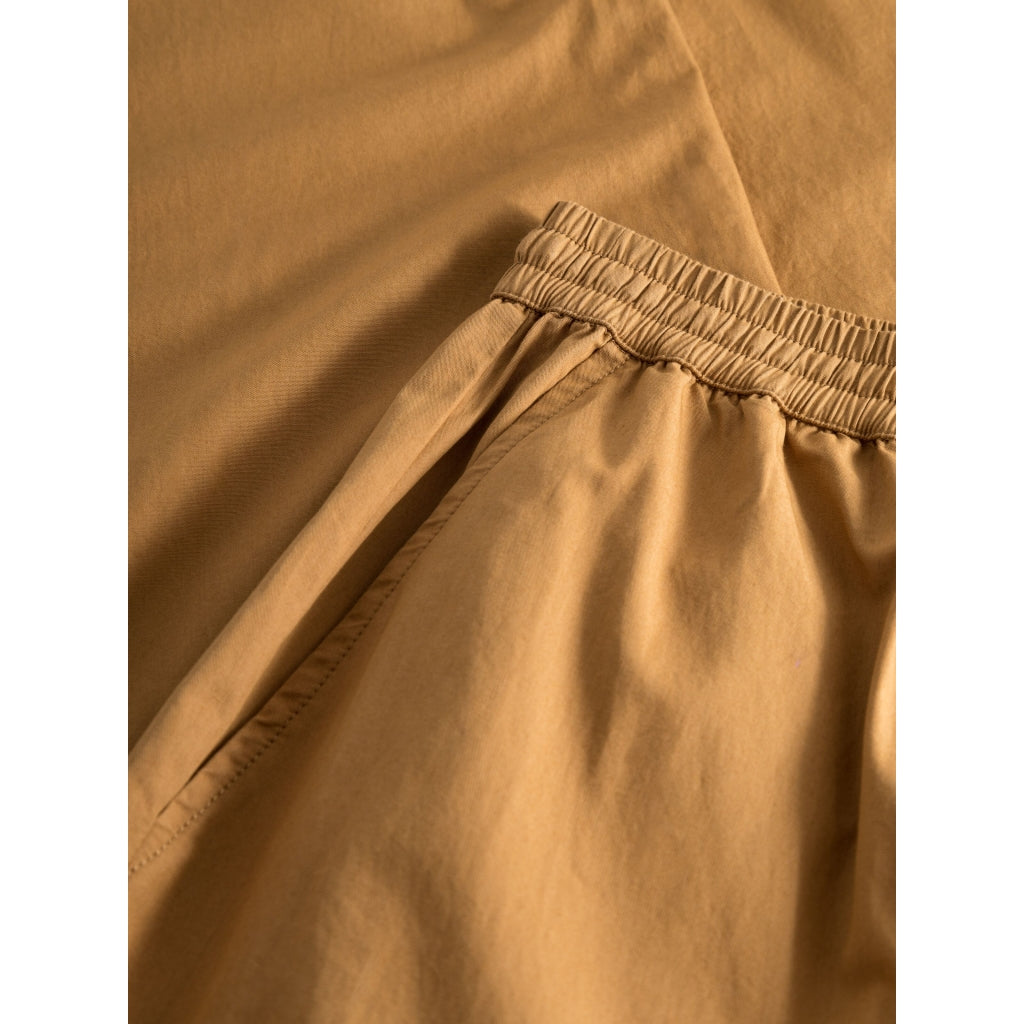 CHLOE Barrel High-Rise Poplin Elastic Waistband Pants - Brown Sugar