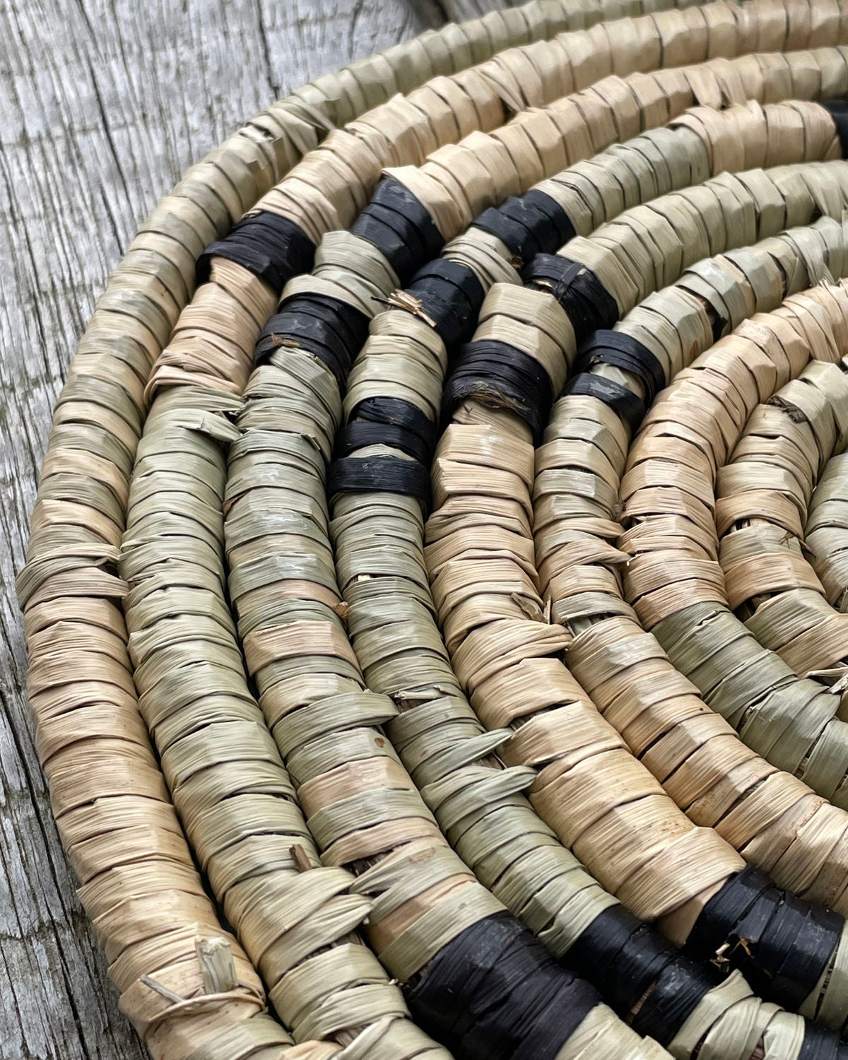 Trivet Thea - Natural & Black - Set of 2