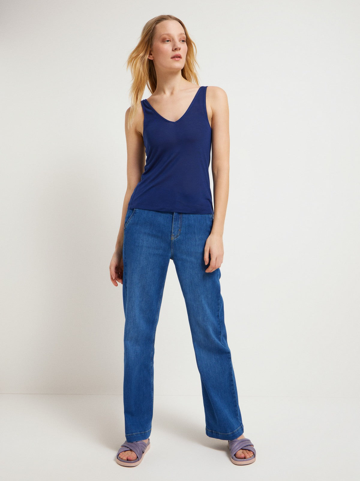 Top made from TENCEL™ with V-neck - Night Blue