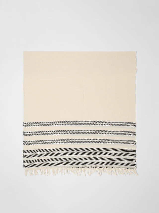 SCARF WITH IKAT PATTERN made of organic cotton - Black & White