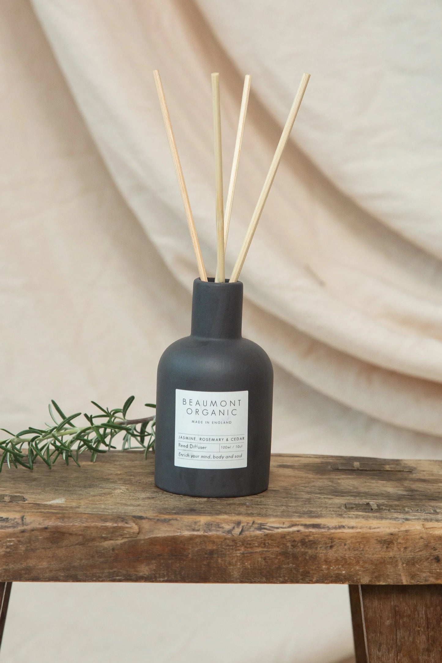 Jasmine, Rosemary & Cedar - 100ml - Reed Diffuser in Graphite Black Ceramic