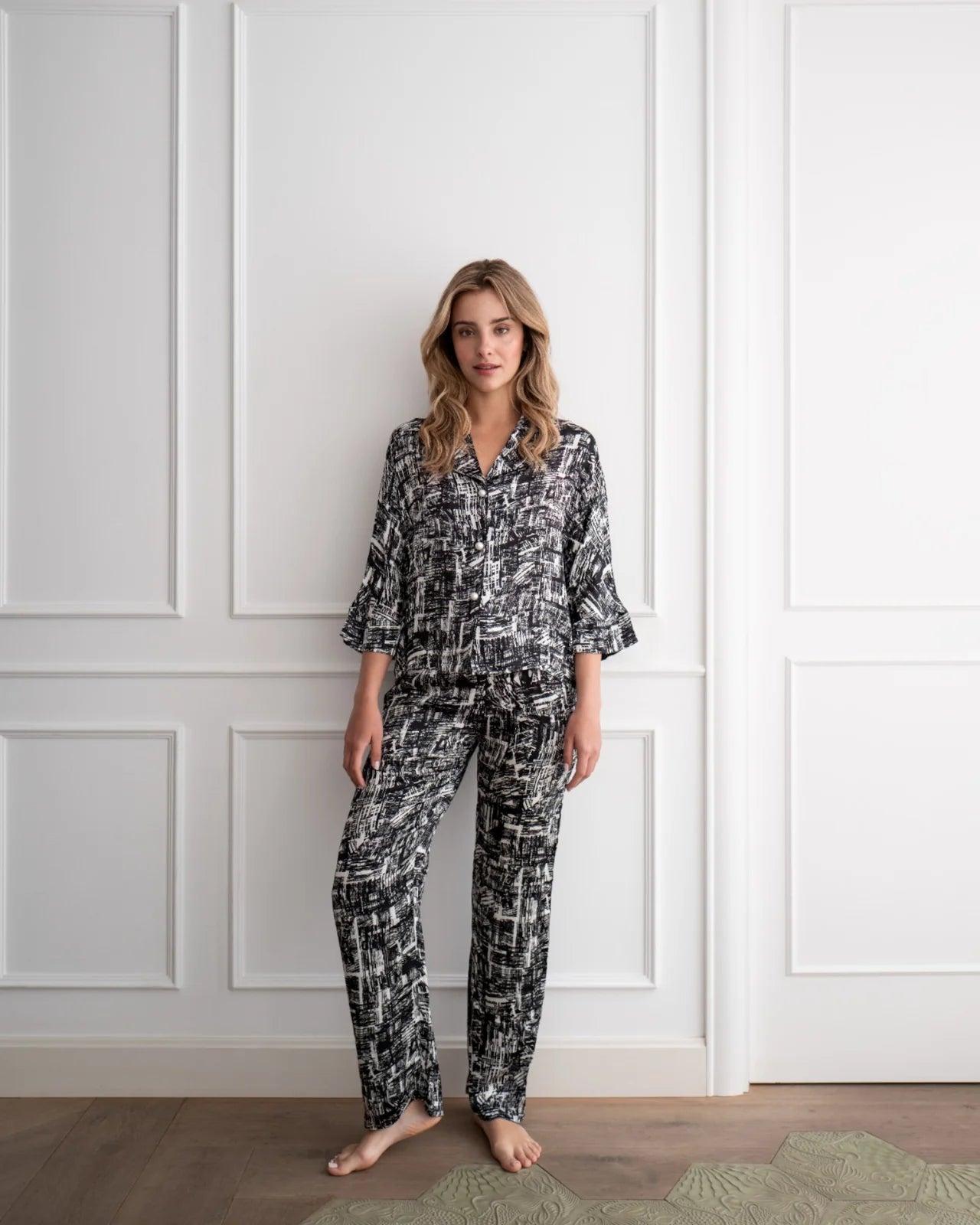 Pants - Black & White