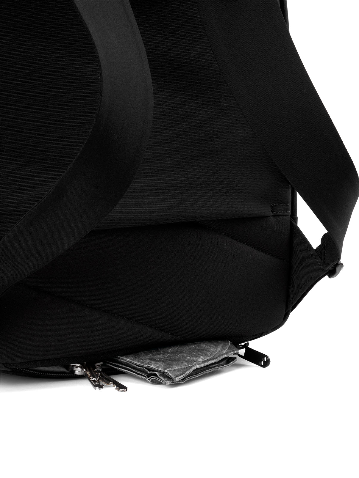 KONTOR - Solid Black