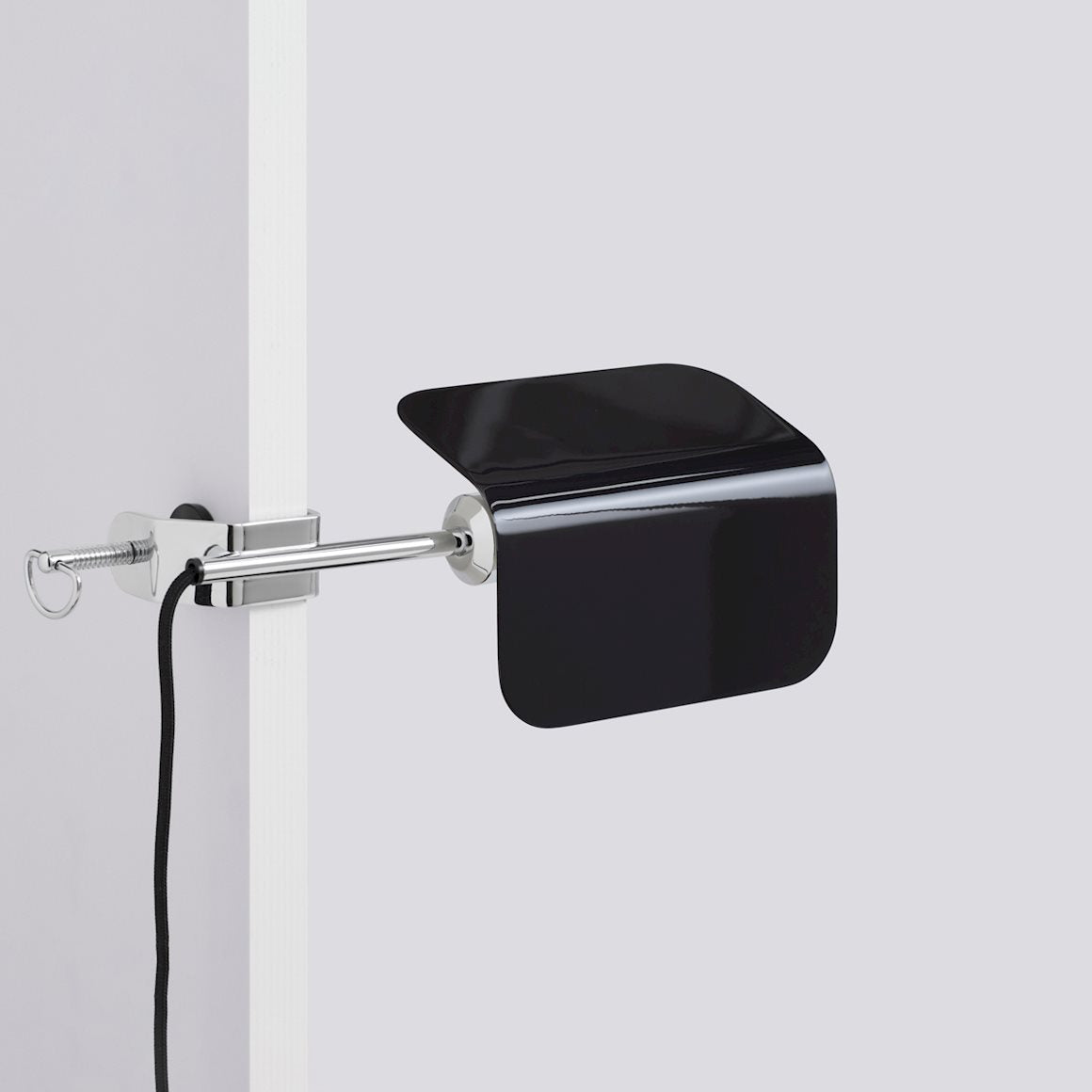 APEX CLIP LAMP - IRON BLACK