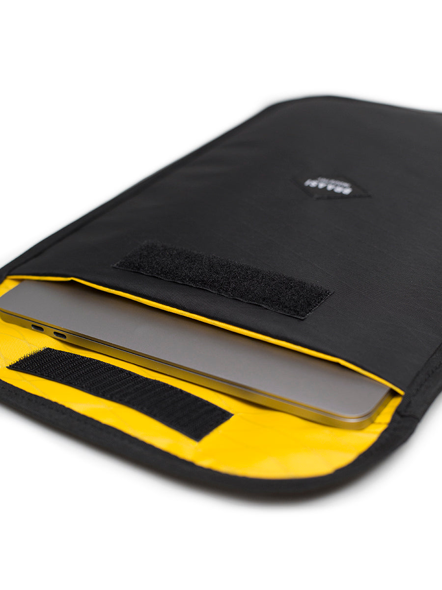 NOTEBOOK SLEEVE - BLACK