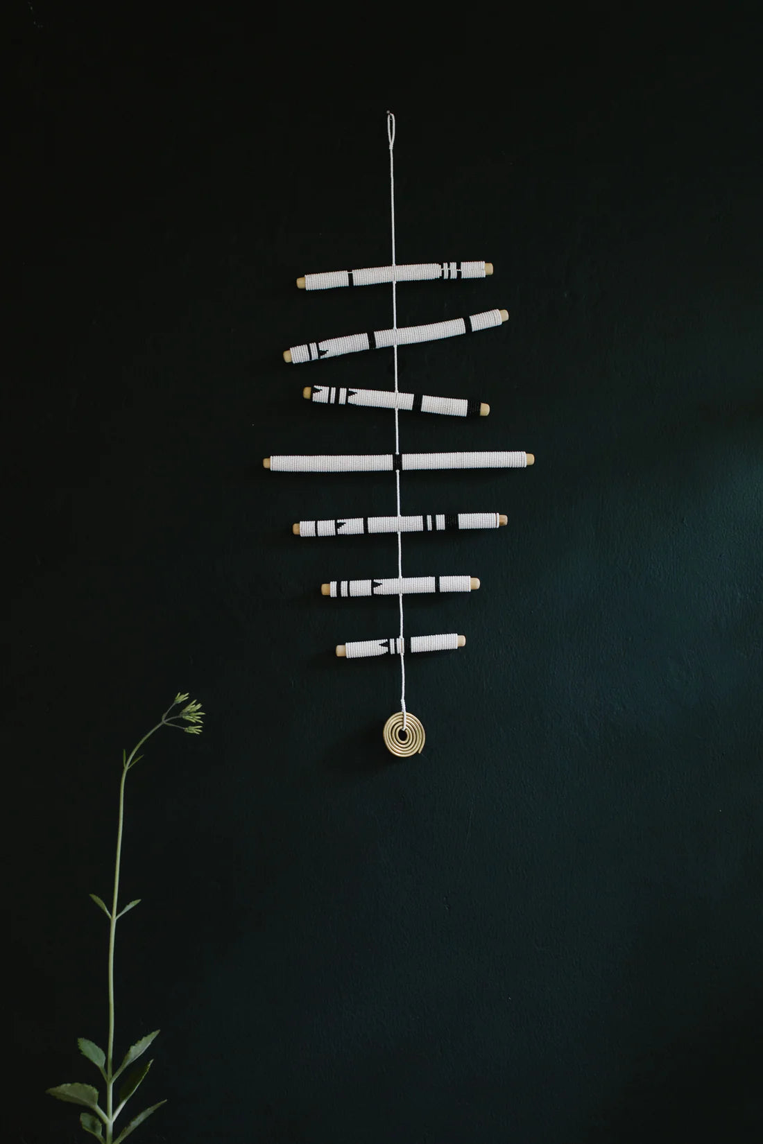 7 STICK HANGING MOBILE - WHITE & BLACK