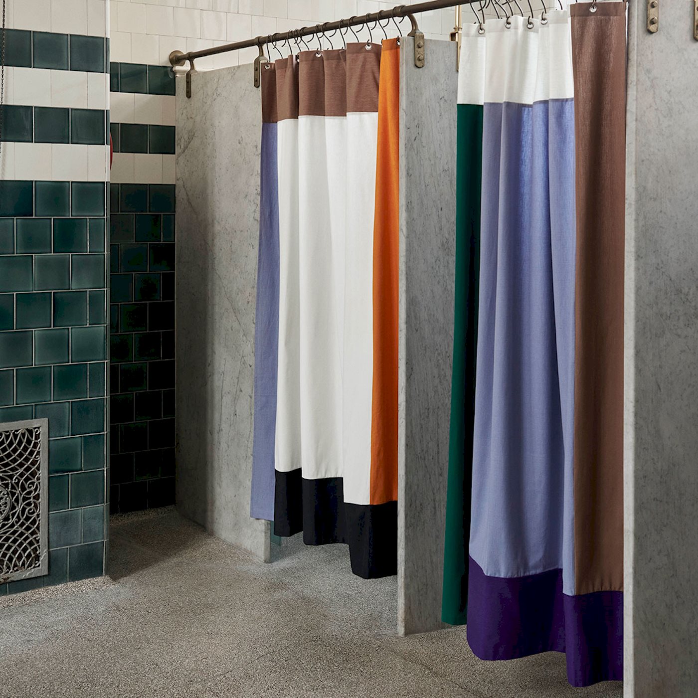 PIVOT SHOWER CURTAIN - BLUE