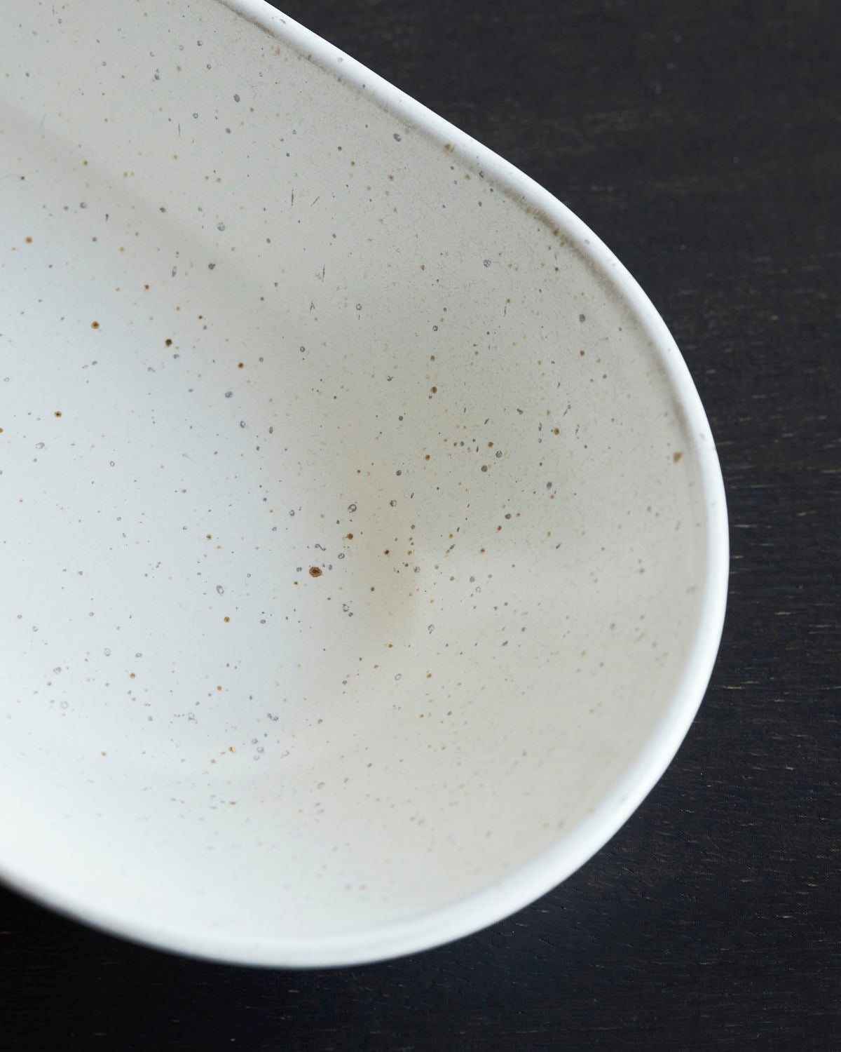 Pion Serving Dish - Grey/White