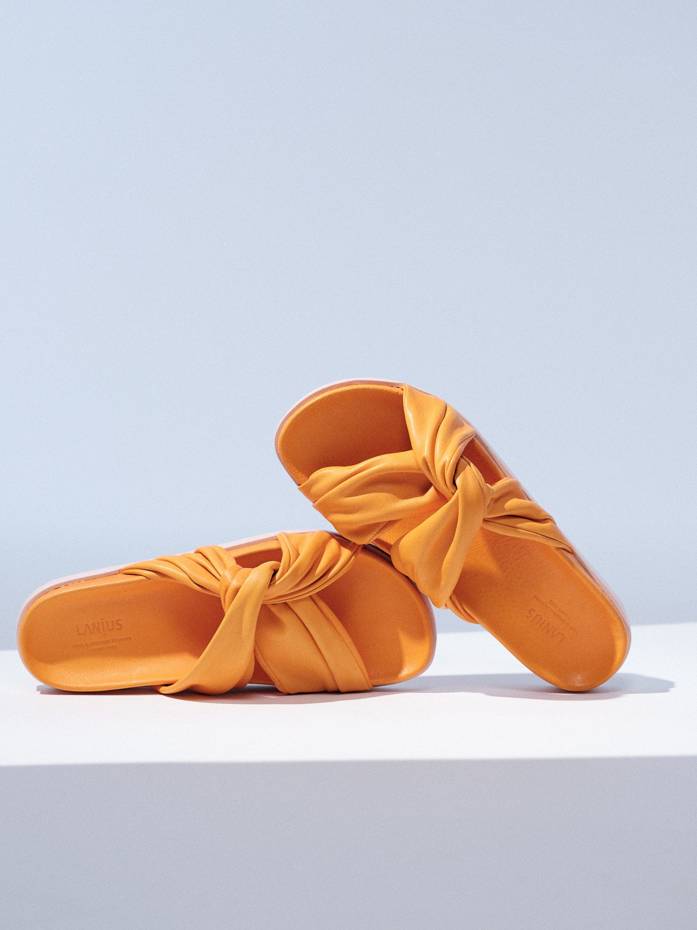 KNOT LEATHER SANDAL - mango