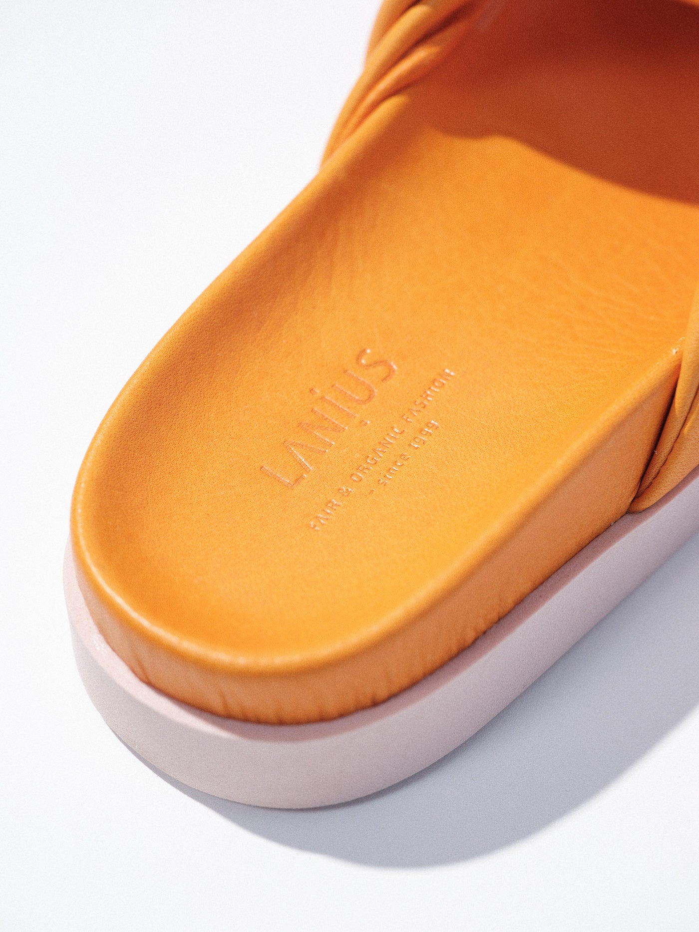 KNOT LEATHER SANDAL - mango