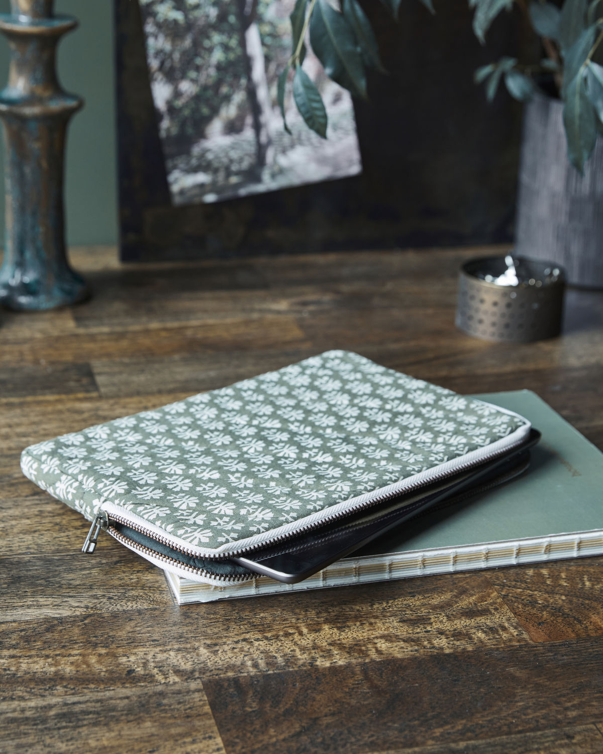 Rest Tablet Sleeve - Green