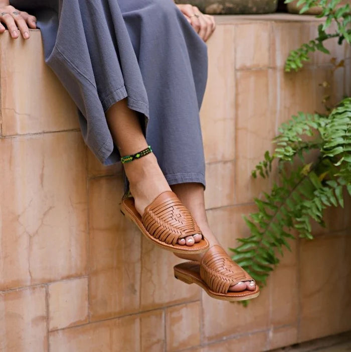 Load image into Gallery viewer, Nayeli Cognac - Leather Sole
