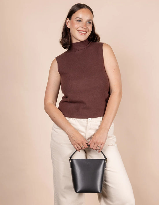 Bobbi Bucket Bag Midi - Black - Vegan Uppeal™