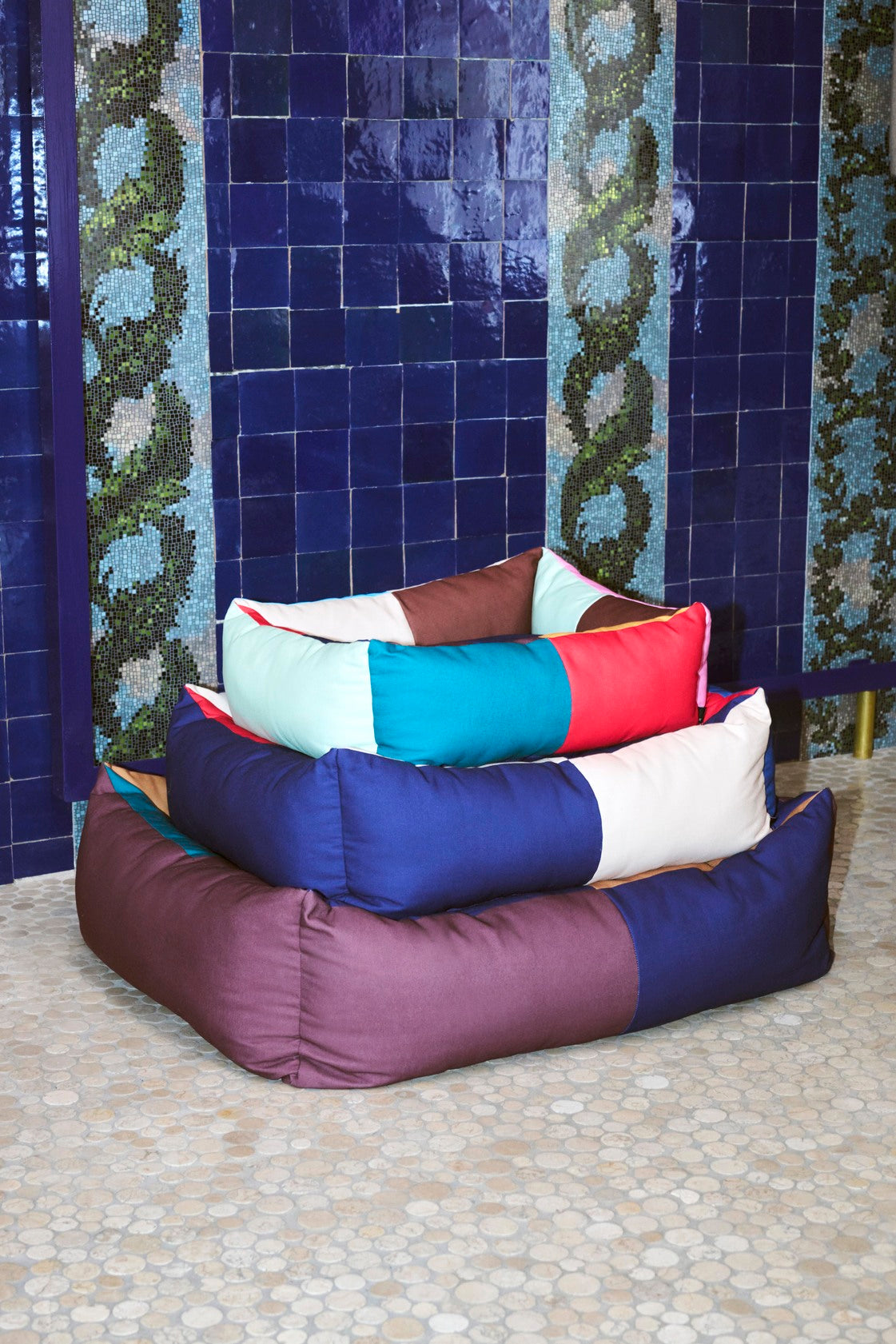 HAY DOGS Bed - M - Red & Blue