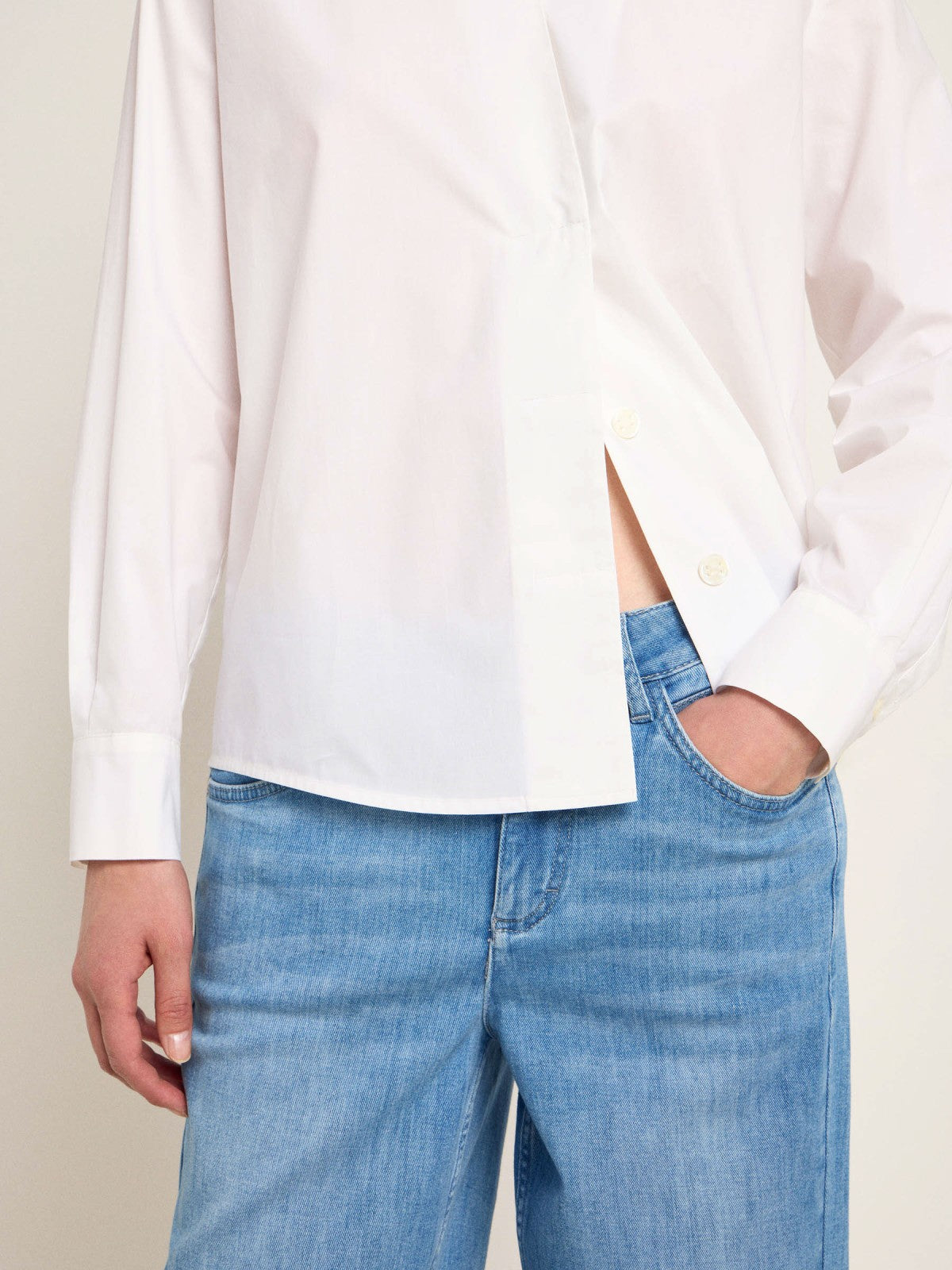 BLOUSE (OCS) - White