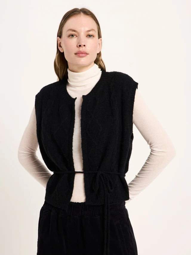 Vest - black