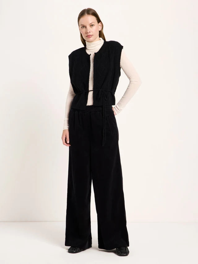 Vest - black