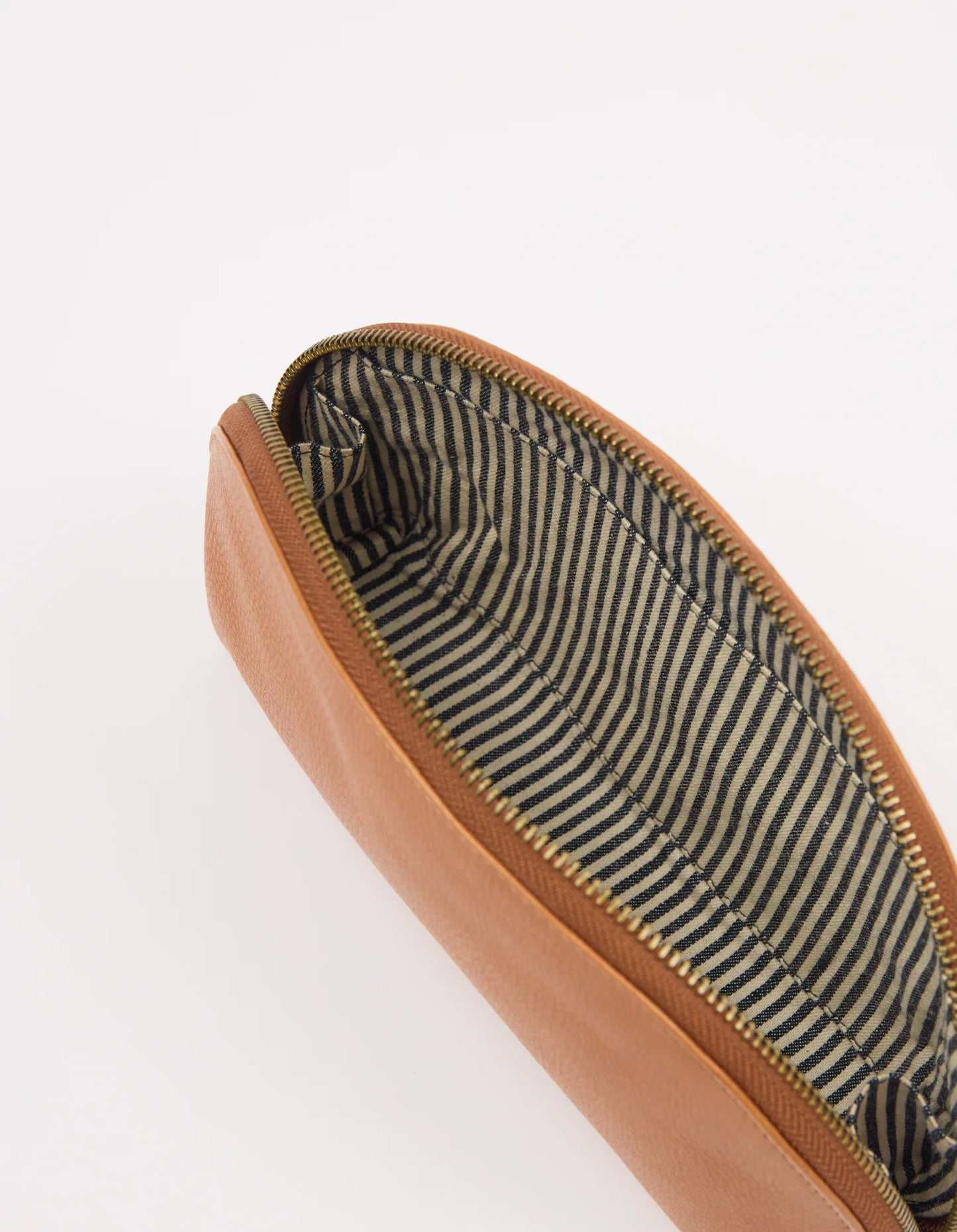 Make up Case - Medium - Wild Oak - Soft Grain Leather