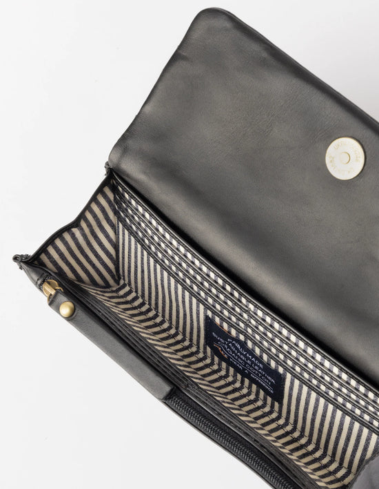 Pau's Pouch - Black Woven Classic Leather