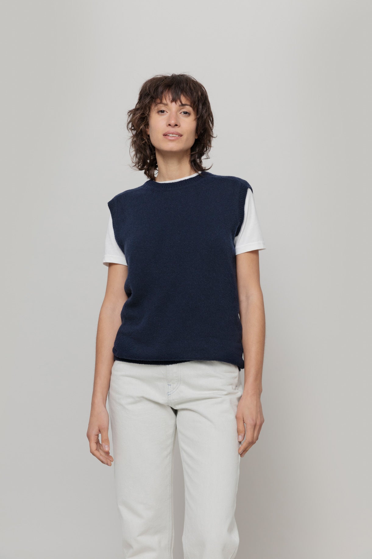 ANGELA - Recycled Cashmere Sweater Vest - Blue Mora