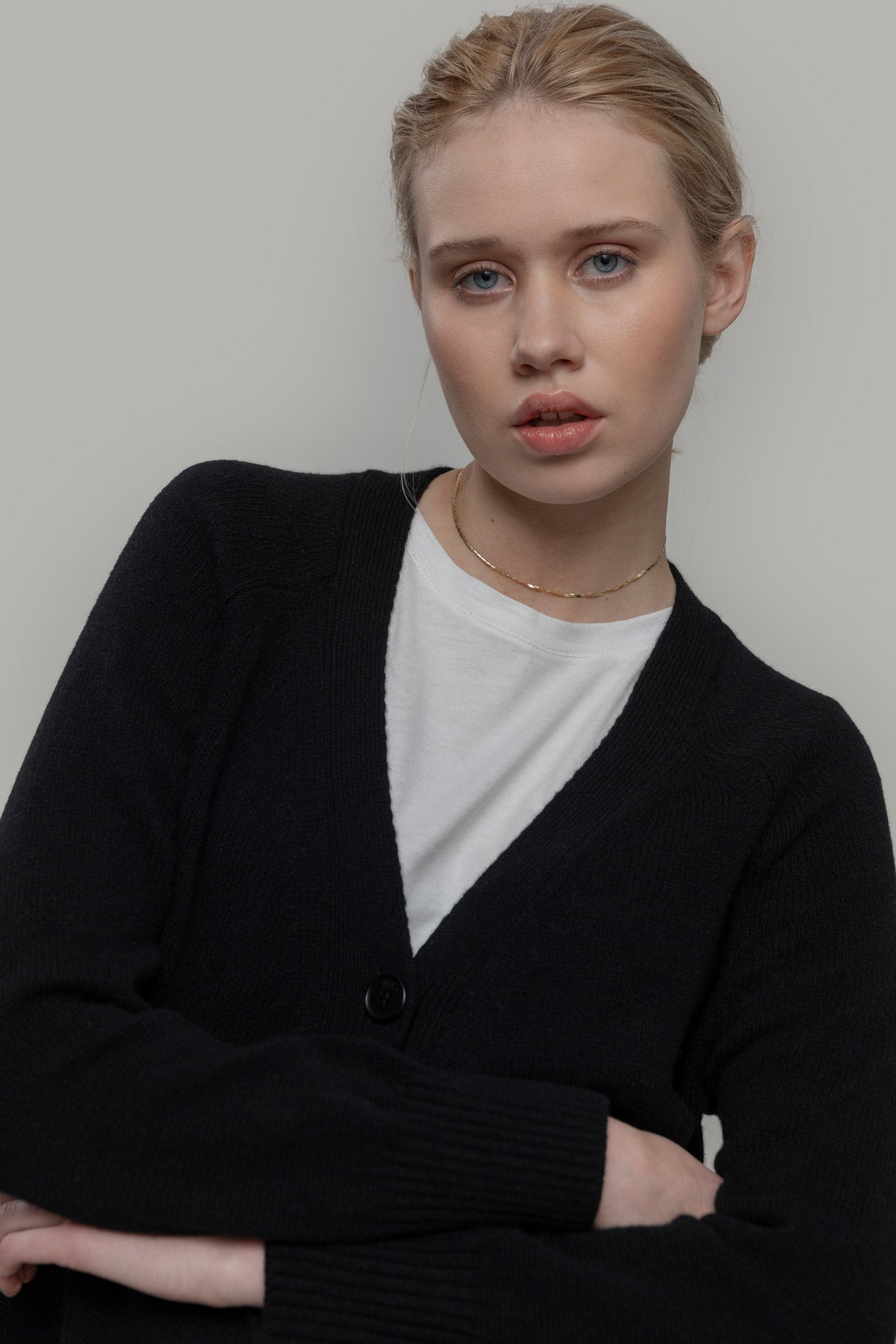 TOSCA - Women's Button Up Recycled Cashmere Cardigan - Black Ardesia