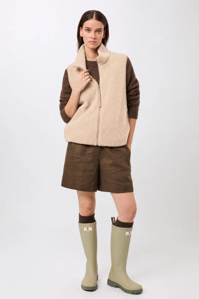 Wool Fleece Vest with a Stand-Up Collar – Limestone