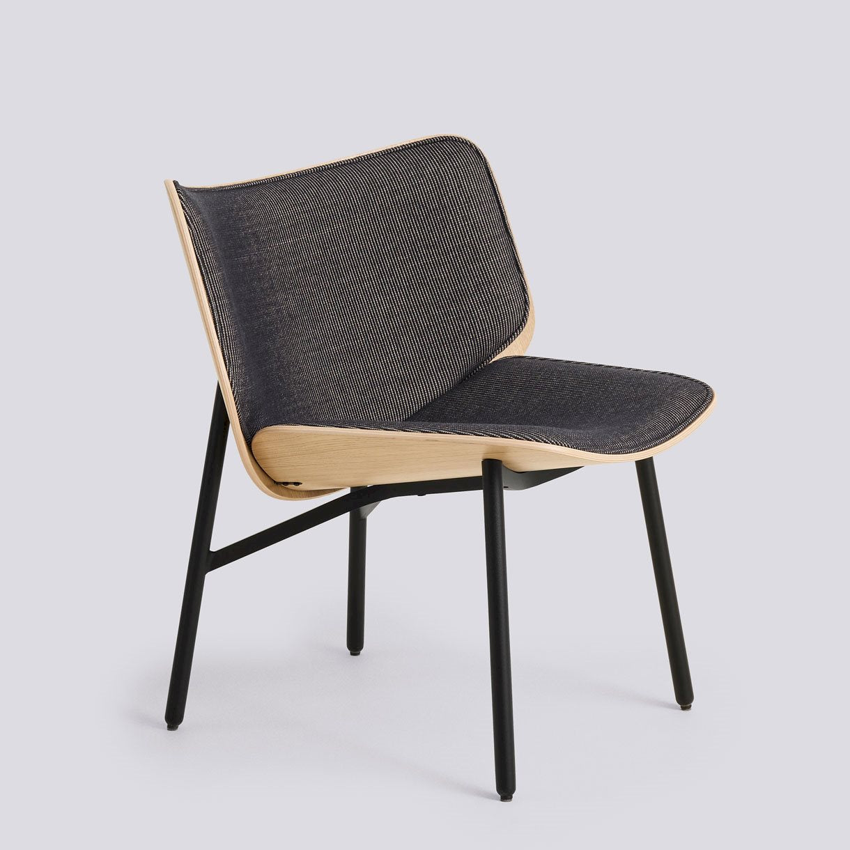DAPPER LOUNGE CHAIR