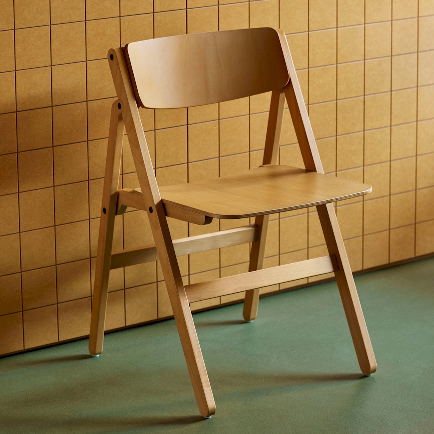 Backflip Chair - Golden semi-transparent lacquered beech
