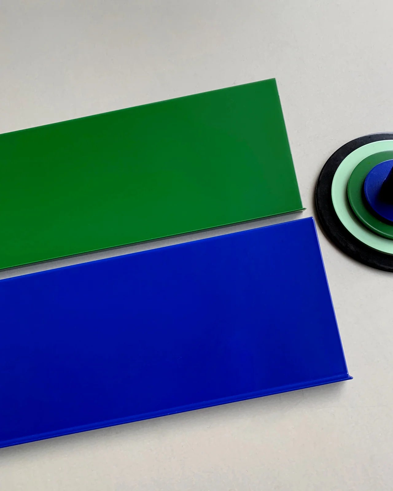 Z Shelf - Small - Ultra Marine Blue