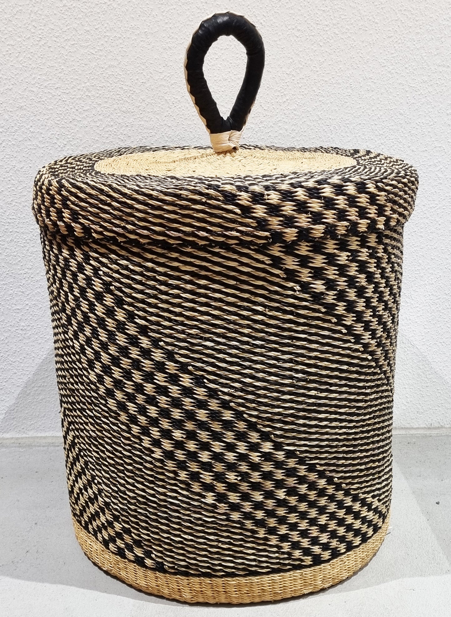 LAUNDRY BASKET WITH LID - N°9