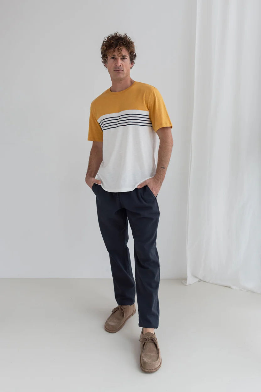 Plavi T-Shirt — Ecru/Mustard
