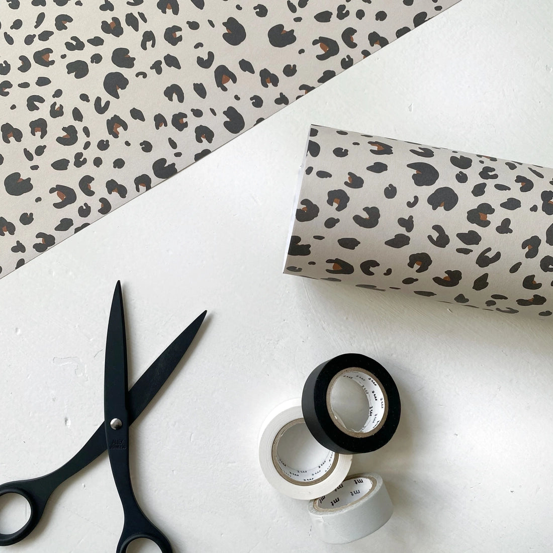 Load image into Gallery viewer, LEOPARD PRINT GIFT WRAP - Cream
