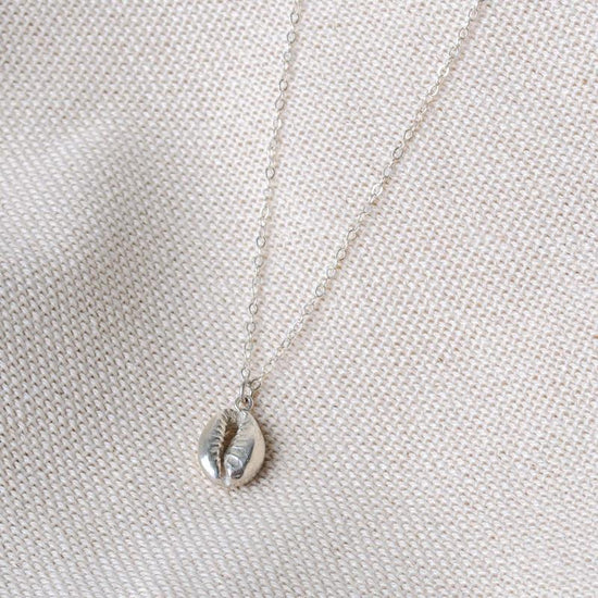 CONCHA necklace - silver coloured