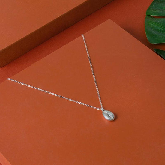 Load image into Gallery viewer, CONCHA necklace - silver coloured
