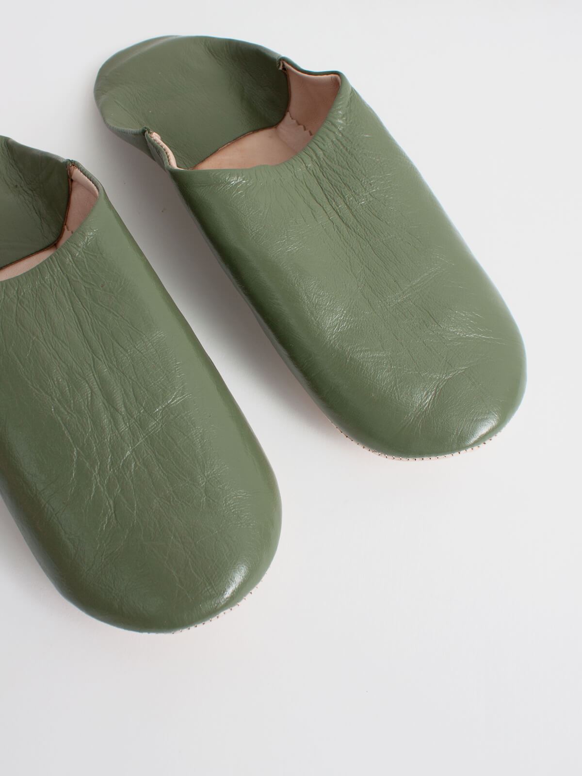MOROCCAN MENS BABOUCHE SLIPPERS - OLIVE