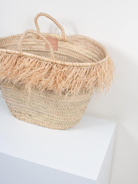 Load image into Gallery viewer, Raffia Tassel Basket - Natural
