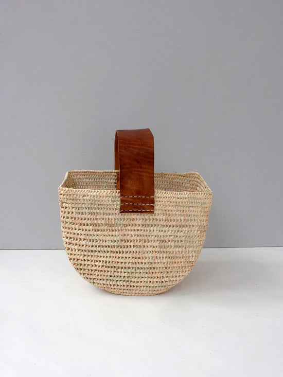 Load image into Gallery viewer, Half Moon Forage Basket - Tan
